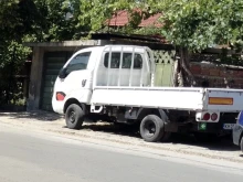 Пияна девойка блъсна паркиран в Сапарево камион