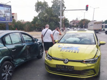 Падна малко дъжд и се започна: Две катастрофи в София, едната на Автостанция Изток, а другата до мол "Парадайс"