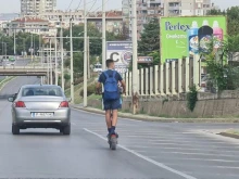 Дете кара тротинетка с 60 км/ч по булевард в Русе