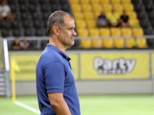 Веселин Великов: Теренът на Ботев не става за Първа лига, все едно играем на плажа