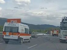Тежка катастрофа на АМ "Тракия", на място има линейка и пожарна