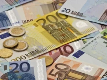Раздават на случайно избрани хора по 1200 евро, резултатие са отрезвяващи