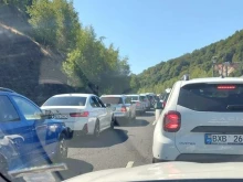Нова забрана от Гърция, може да конфискуват колата ви, ако возите туби с бензин