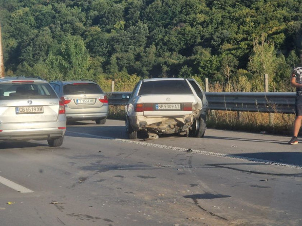 Първи кадри от верижната катастрофа на АМ Хемус посока Варна