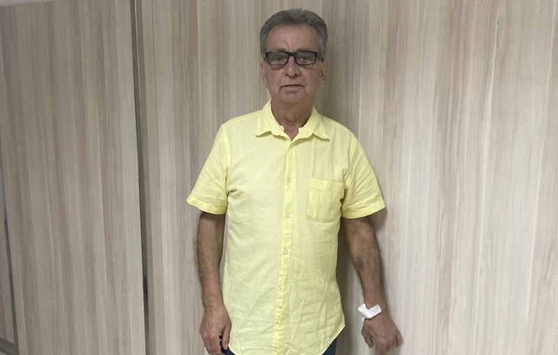 Пациент, след дълго и неуспешно лечение в Англия, се връща в Пловдив, за да получи бърза и ефективна медицинска помощ