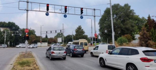 Преасфалтират кръстовище в Пловдив за 2 нощи, затварят го за движение в тъмната част