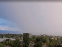 Жега, дъжд, гръмотевици - утре ще има изненади във времето