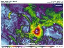 Meteo Bulgaria с тревожна прогноза: Удря ни черноморски ураган