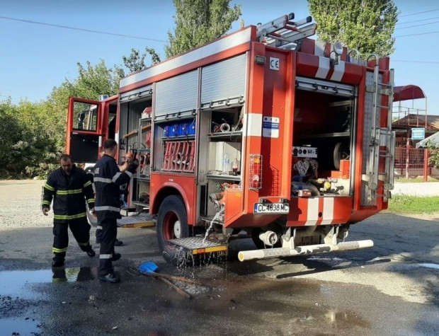 Пожар унищожил селскостопанска постройка в Силистренско, а други два са потушени 