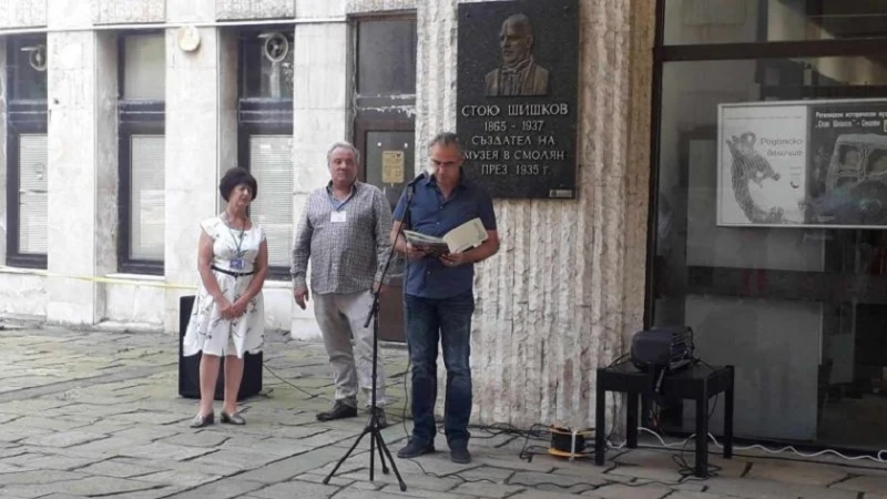 Три дни в Културния комплекс на Смолян е цветно и творческо, провежда се "Празник на цветовете"