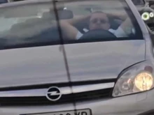 Шокиращо: Мъж кара без ръце на магистрала "Тракия"