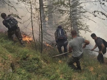 Продължава гасенето на двата пожара в Рила планина