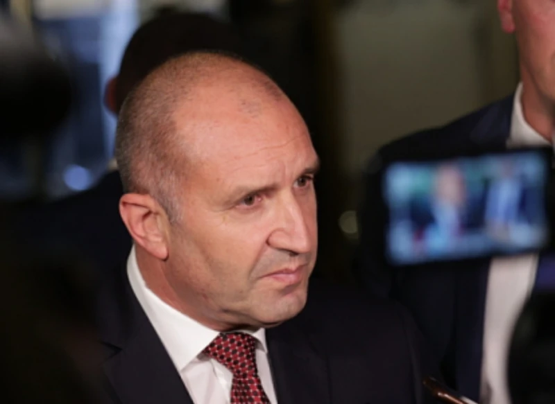 Румен Радев: Да изпратим две жени, мъжът няма никакъв шанс