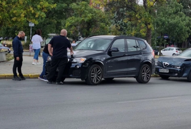 Катастрофа между два автомобила в Пловдив
