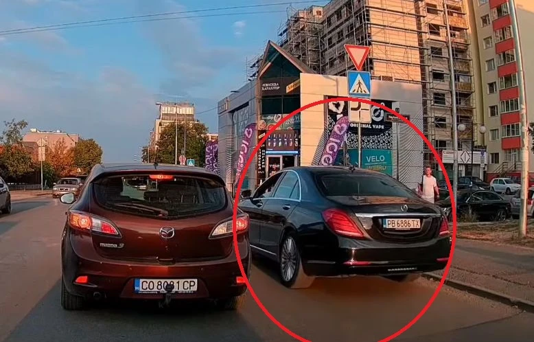 Шофьор на скъп мерцедес с номер РВ6886ТХ с мутренско изпълнение в София