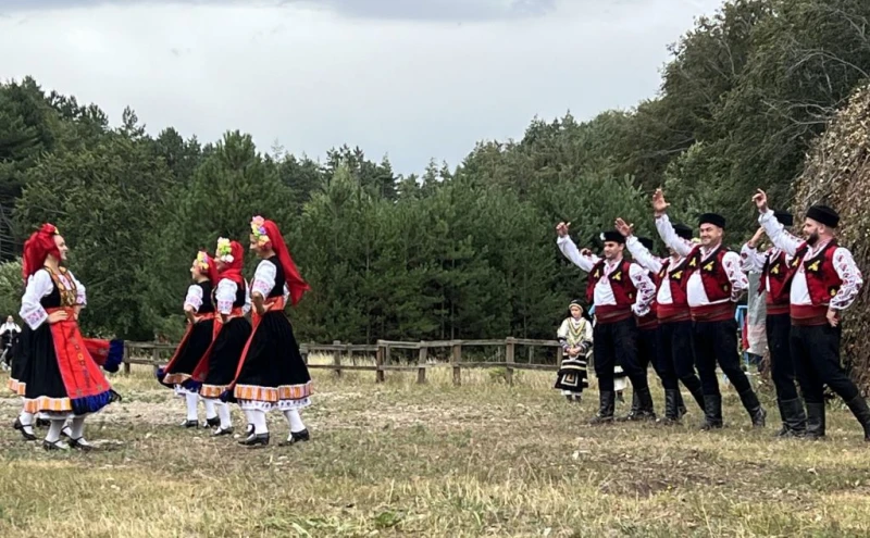 Илияна Йотова поздрави каракачаните в България на традиционния им събор