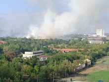 Пожар бушува до бившите пехотински казарми в Ямбол, има опасност от сериозно задимяване