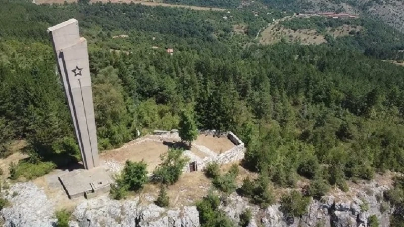 Оскверниха паметник край село Полетинци