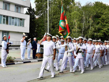 Смяна на караула във Военноморска база Варна