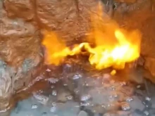 Чудо на природата: Извор с горяща вода лекува хора от близо и далече