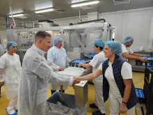 Фирма осигурява по-високи заплати за служителите си, модернизира и базата