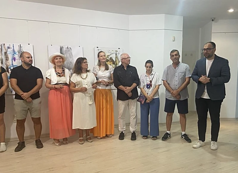 Художници-преподаватели от четири държави откриха изложба Рисунка голям формат "Диалог"