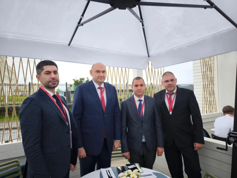 Иван Петков се срещна с премиер-министъра на Донецка Народна Република