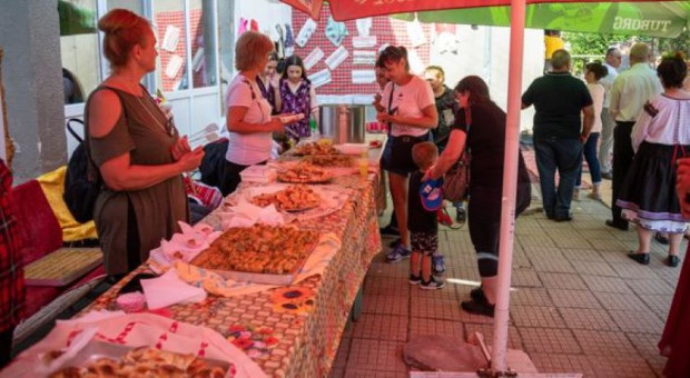 Празник на баклавата в село Кошарна събра любители сладките изкушения