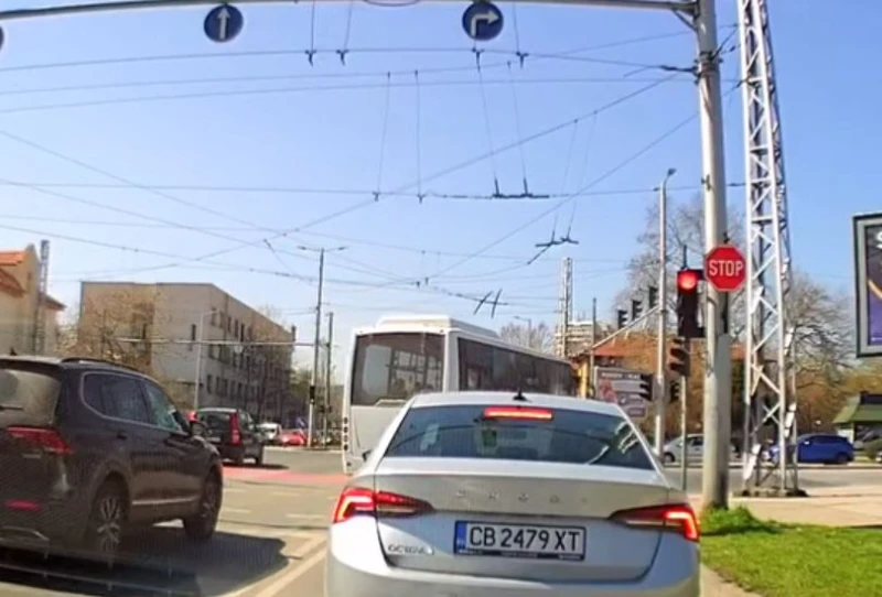 Шофьор на автобус плаче за арест след безумно изпълнение в Пловдив