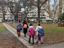 Българчетата не ходят на училище между 100 и 120 дни на година