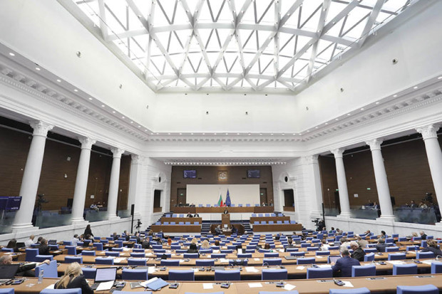 Парламентът прие проекторешение с което удължи периода за преговори между