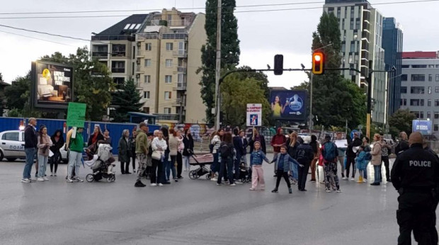 Столичани отново на протест заради ремонта на ул. "Опълченска"