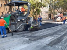 Запълват дупки в централната част на Велико Търново