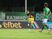 Ботев води в Стара Загора, ужасна контузия спря мача