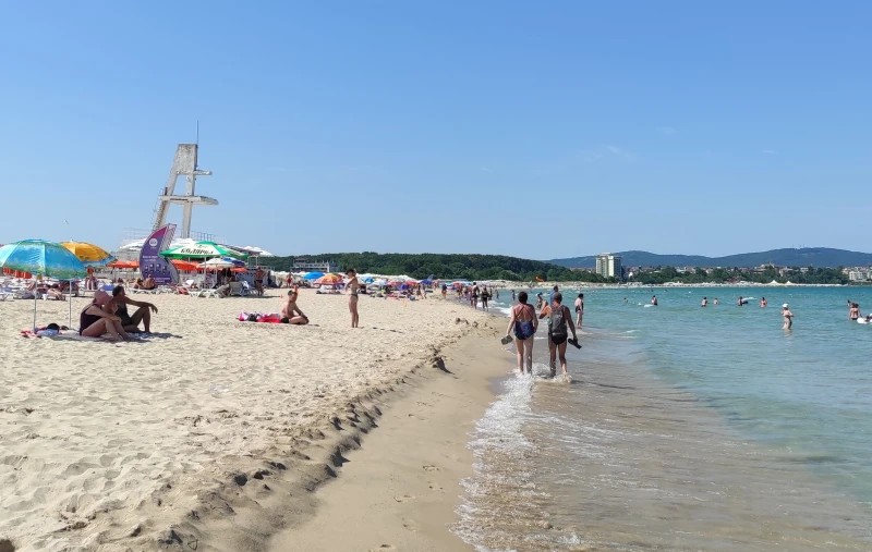 Температурите на въздуха и водата се изравниха