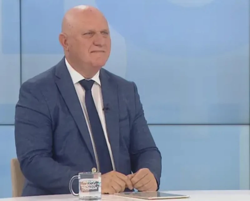 Ще има ли забрана за телефоните в клас, говори министърът