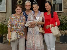 Ивайла Евтинджоса ориса бебето, показа и бабите