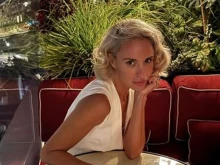 Радина се раздаде в столицата на любовта, явно не скърби за Деян Донков