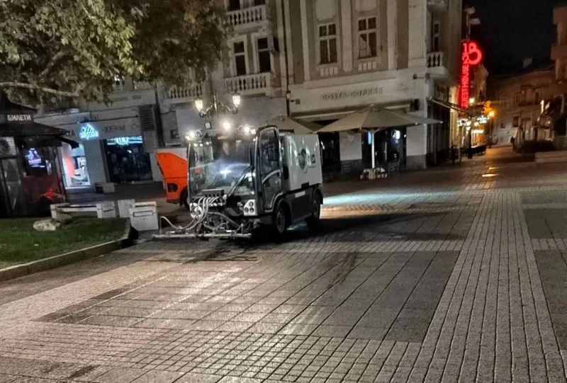 Мият Главната на Пловдив с шампоан 8 часа