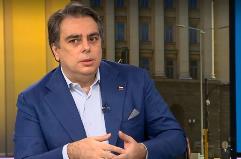 Още от сега Асен Василев заговори за правителство