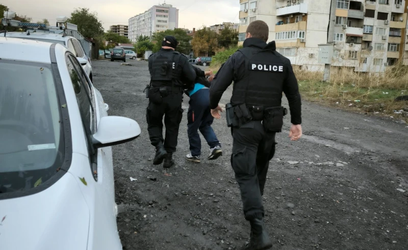 Има задържани при акцията на полицията в Бургас