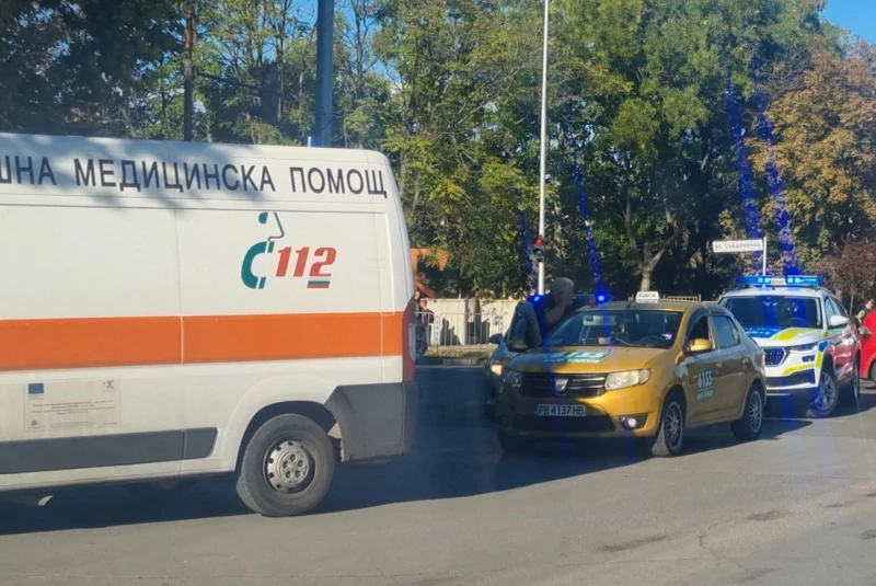 Такси блъсна жена на пешеходна пътека в Пловдив