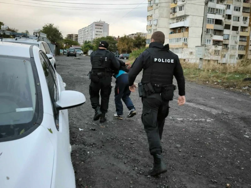 Спецоперация в Пернишко и четирима с белезници