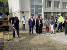 ОУ "Никола Обретенов" в Русе ще има нов физкултурен салон и топла връзка