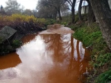 Установиха ли източника на замърсяване в кафявите води на река Струма?