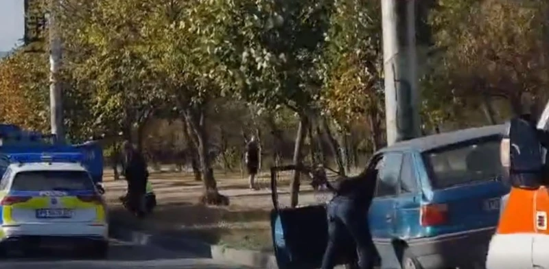Катастрофа в Пловдив, на място има полиция и линейка