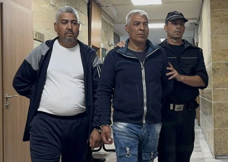 В Пловдив доведоха с белезници обвинени за жестоко убийство