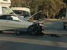 Тежко ПТП на пешеходна пътека в Пловдив! Очевидец: Момиче плачеше на тротоара