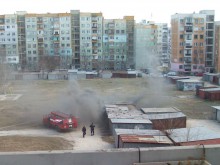 Разследват пожар в гараж до бл. 145 в "Тракия"