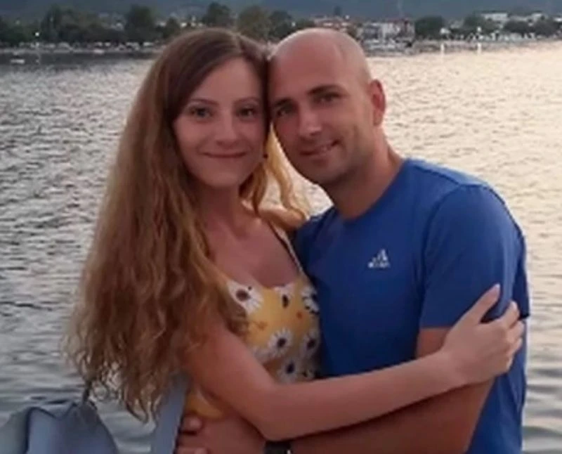 Биляна е скочила от 7-етажна сграда и се приземила в двора на църква?